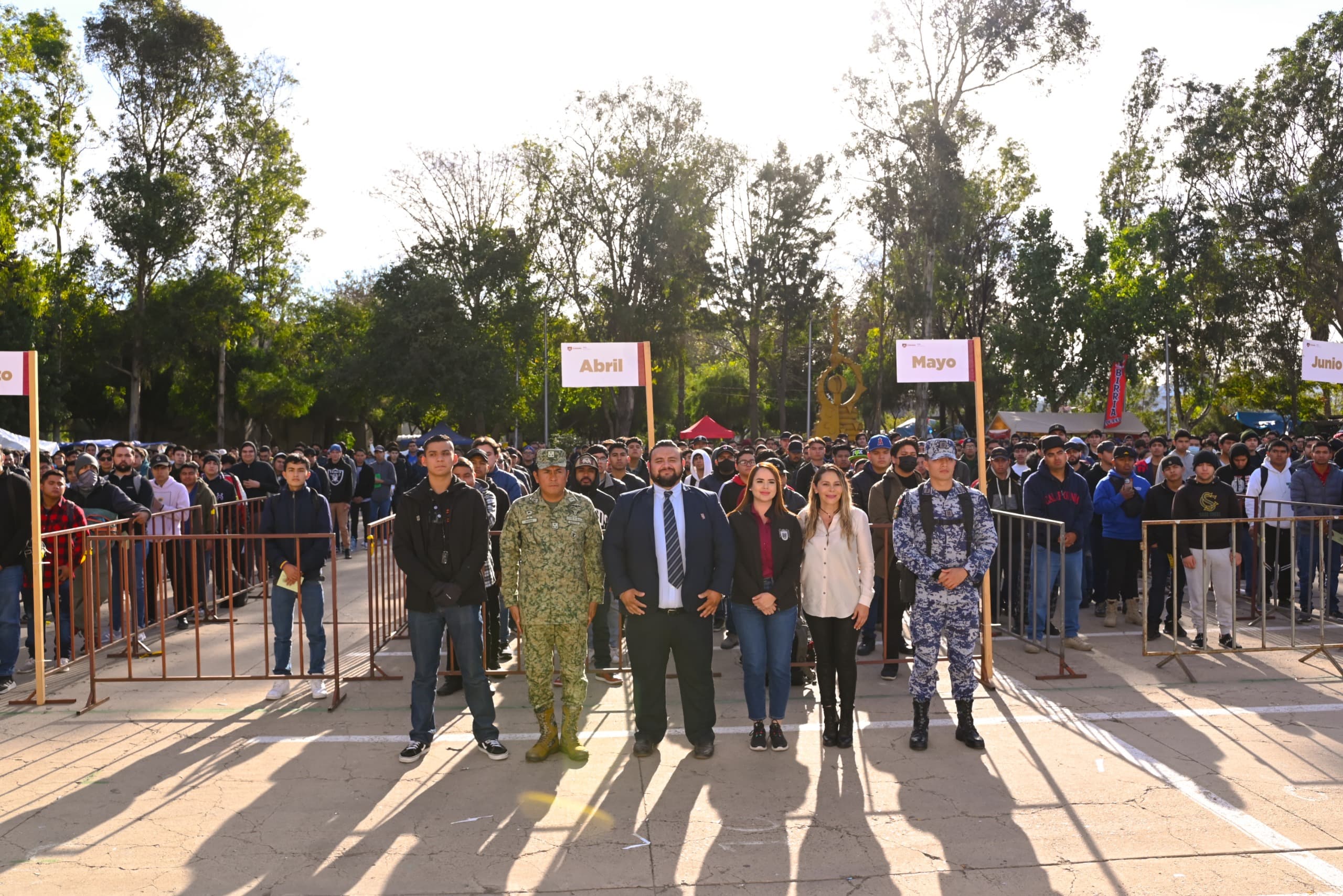 Realizan sorteo del Servicio Militar Nacional clase 2005 y remisos