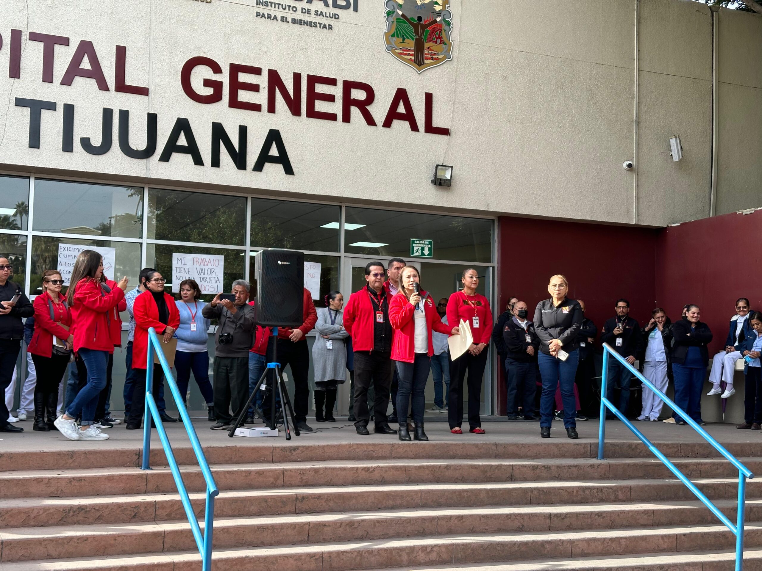 Trabajadores del sector salud se manifestaron en Hospital General por la falta de pago