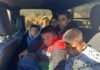 Refuerza Policía Municipal apoyo a población migrante; rescata a familia extraviada en cerro