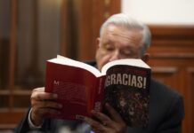 Presidente comparte experiencias y enseñanzas a los jóvenes en nuevo libro: ¡Gracias!