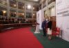 Presidente presenta 20 reformas a la Constitución; devuelven humanismo y espíritu público al documento, afirma