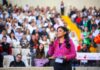 Alcaldesa Montserrat Caballero une en matrimonio a casi mil 600 parejas