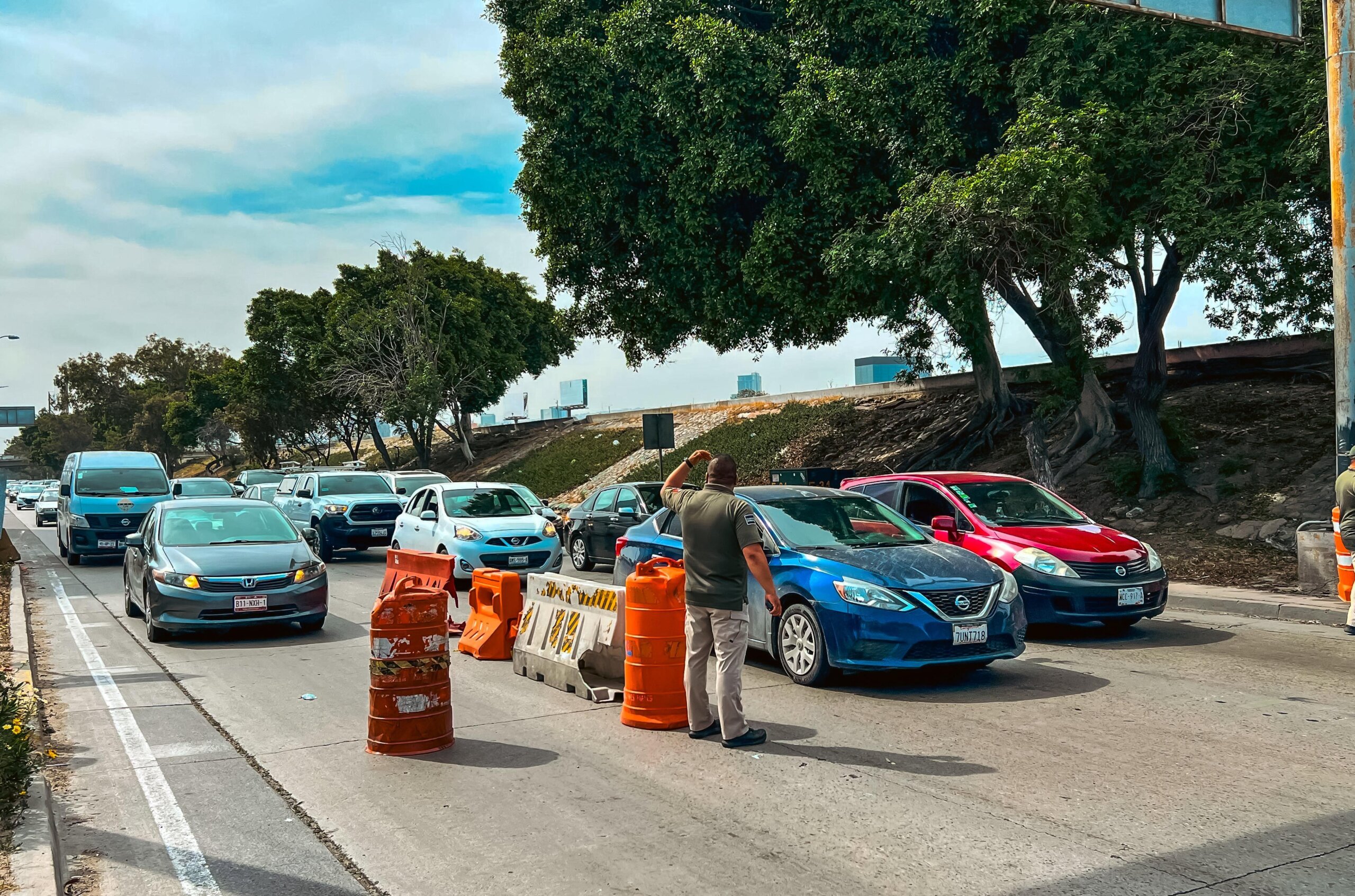 Reubica XXV Ayuntamiento de Tijuana punto de control en acceso a la Garita Ready Lane sobre Vía Rápida Oriente
