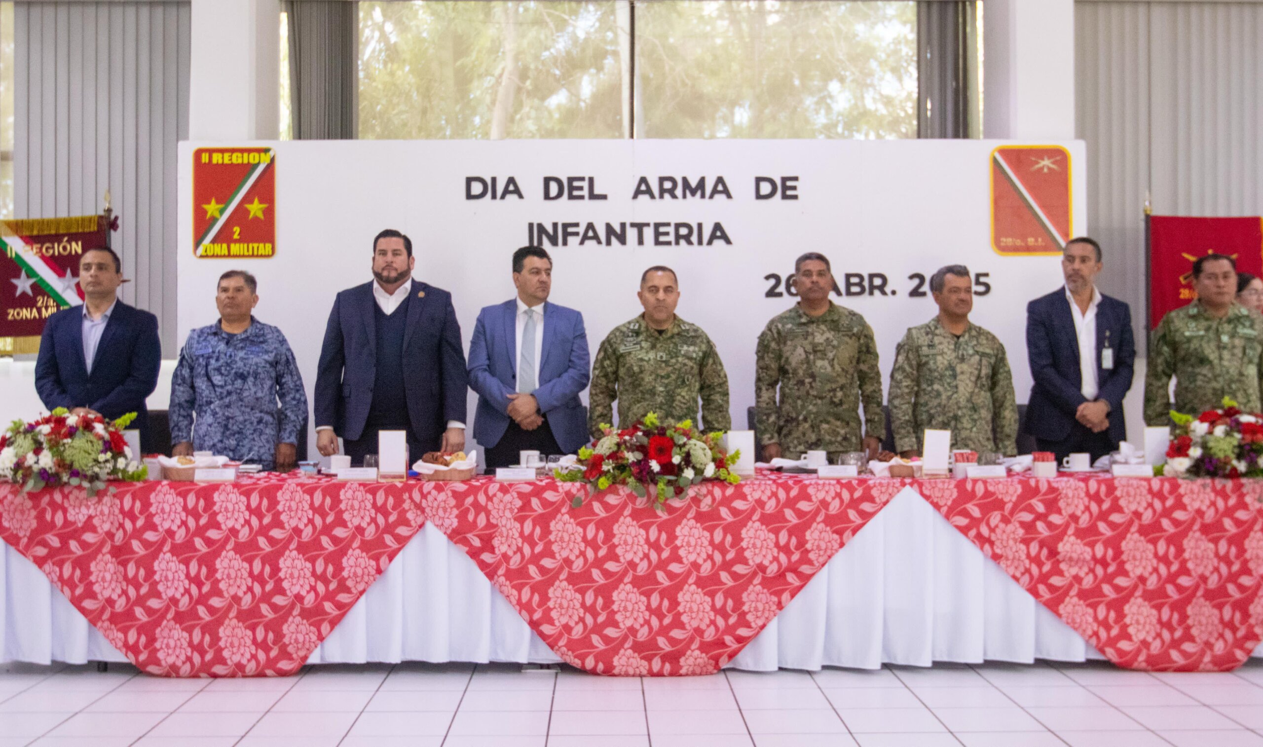 Asiste presidente municipal Ismael Burgueño a la ceremonia conmemorativa del Día del Arma de Infantería