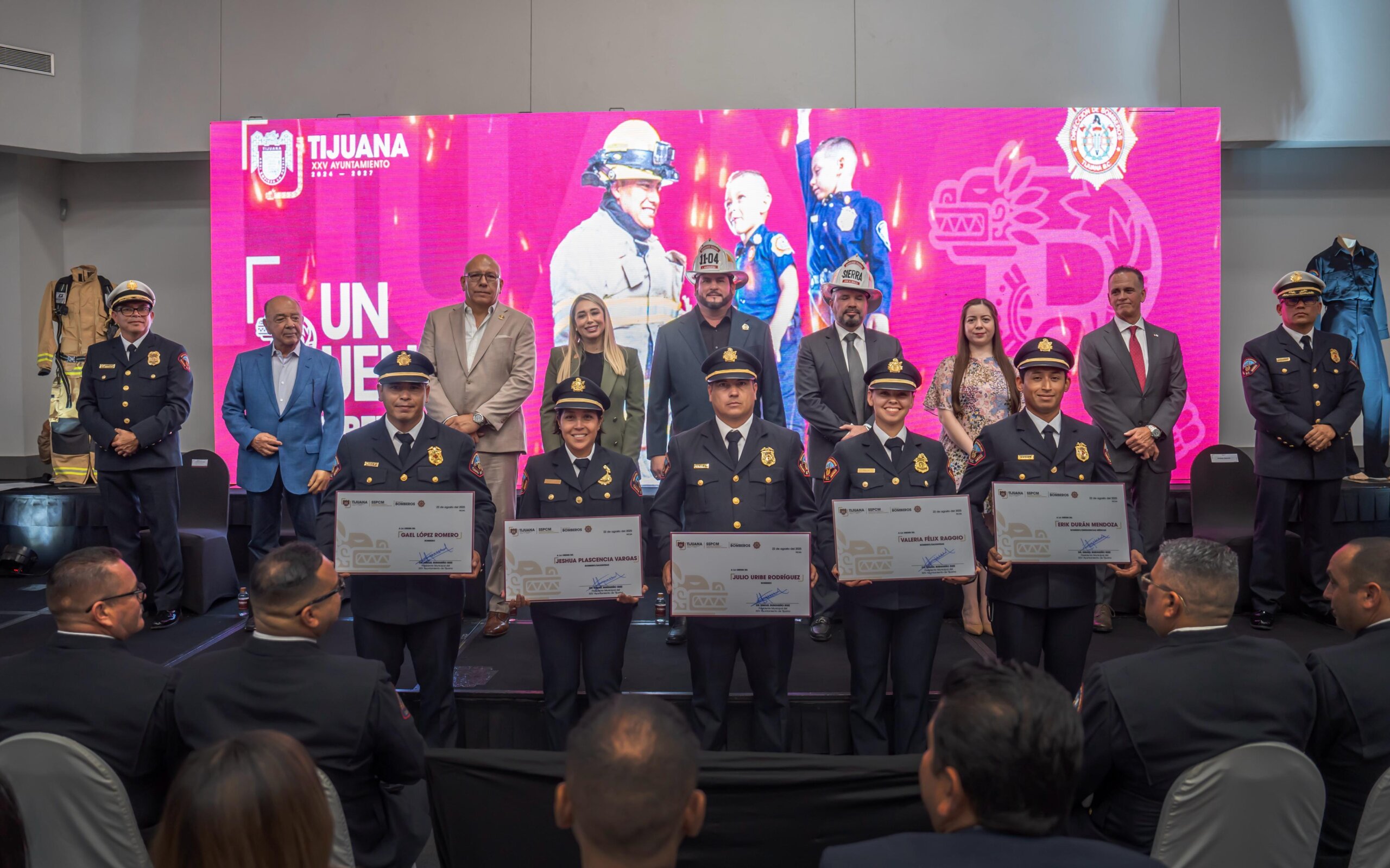 Reconoce Ismael Burgueño labor heroica del Cuerpo de Bomberos de Tijuana