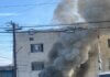 Bomberos rescatan a nueve personas y tres gatos en incendio de hotel en Tijuana
