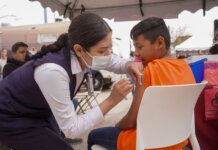 Refuerzan vacunación en Baja California ante brote activo de sarampión
